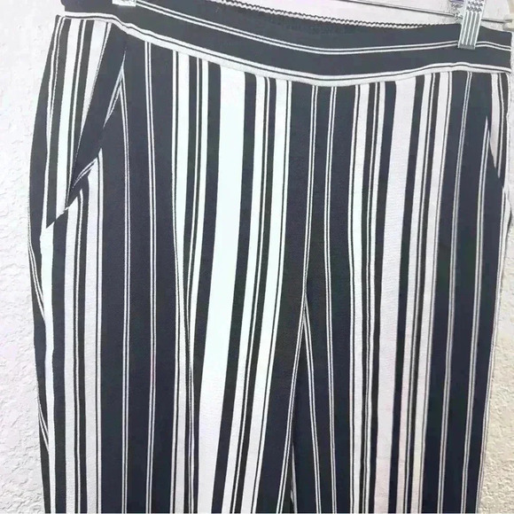 Wide-leg Beach Pants - Picture 4 of 5